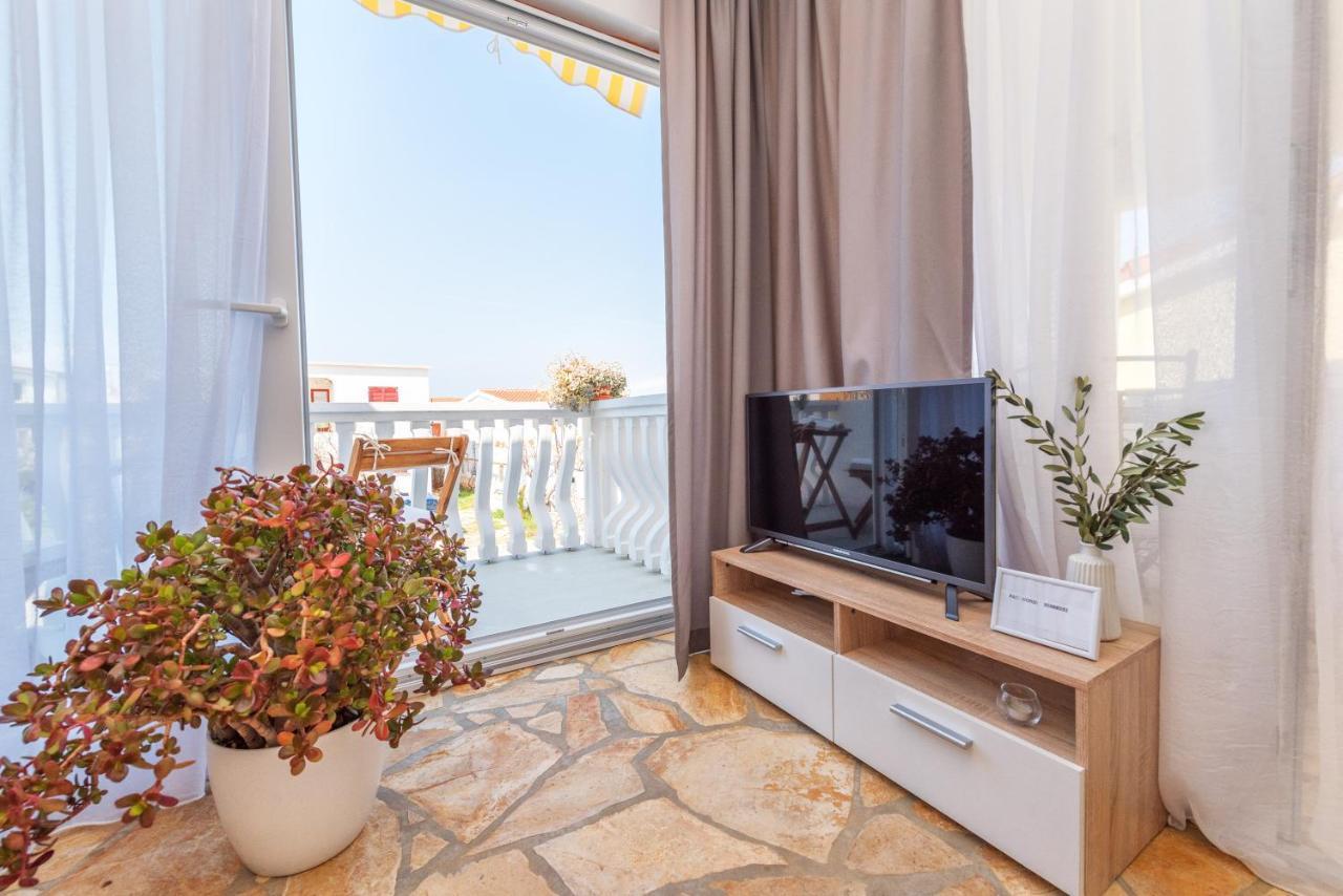 Apartment Tema Vir Exteriör bild